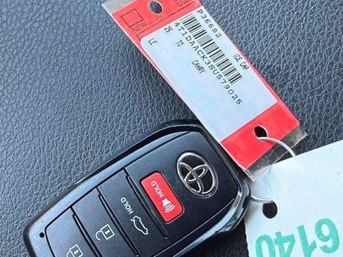 Used 2025 Toyota Camry LE w/ Convenience Package FWD image 16