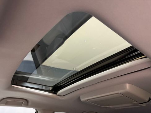 Used 2021 Honda Pilot Touring image 13