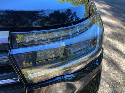 Used 2025 Ford Explorer Active w/ Active Comfort Package image 11