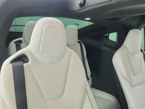 Used 2022 Tesla Model X Plaid image 26