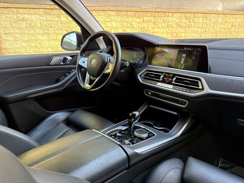 Certified 2022 BMW X7 xDrive40i image 10