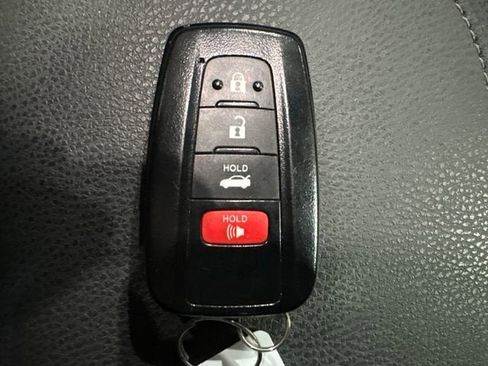 Certified 2021 Toyota Camry XLE FWD image 19