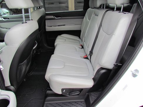 Used 2022 Hyundai Palisade SEL w/ 8P Bench Seat Package FWD image 12