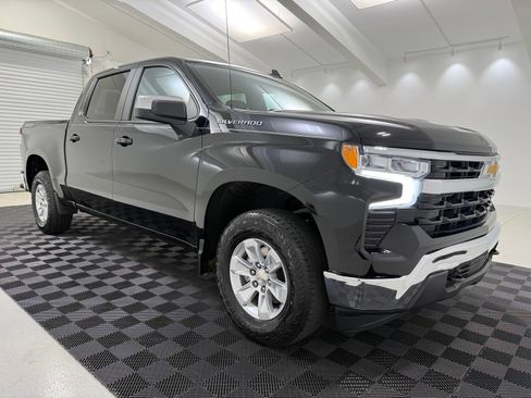 Used 2023 Chevrolet Silverado 1500 LT AWD/4WD image 4