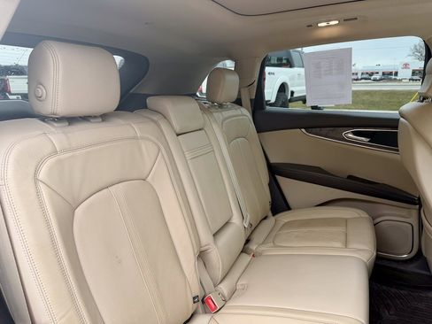 Used 2017 Lincoln MKX Reserve w/ Driver Assistance Package image 17