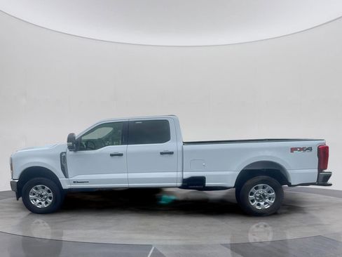 Used 2024 Ford F250 XLT image 2