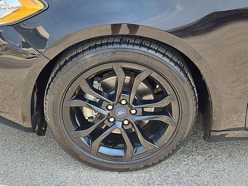 Used 2020 Ford Fusion SE w/ Equipment Group 151A FWD image 13