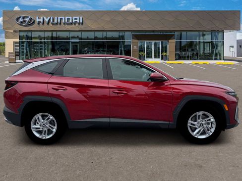 New 2026 Hyundai Tucson SE image 9