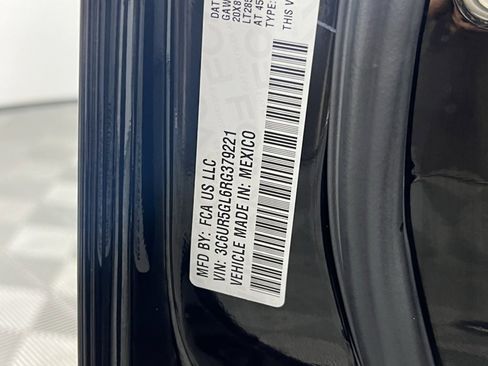 Used 2024 RAM 2500 Limited image 36