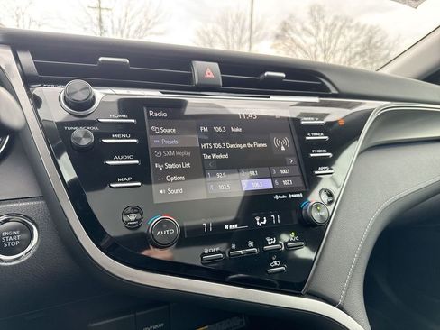 Used 2020 Toyota Camry XSE image 14