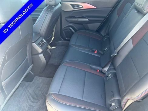 Used 2024 Chevrolet Equinox EV RS FWD image 12