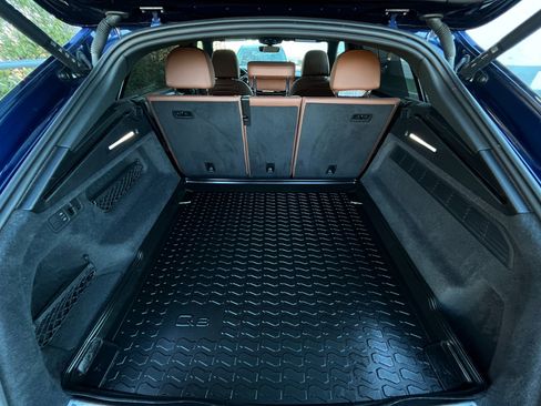 Used 2023 Audi Q8 Prestige image 48