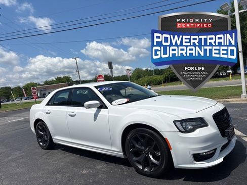 Used 2023 Chrysler 300 Touring L w/ Popular Equipment Group RWD image 1