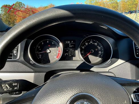 Used 2017 Volkswagen Jetta S image 17