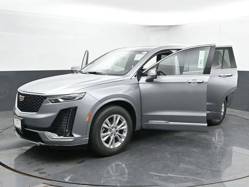 New 2025 Cadillac XT6 Luxury image 48