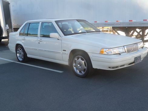 Used 1997 Volvo 960 Sedan image 37