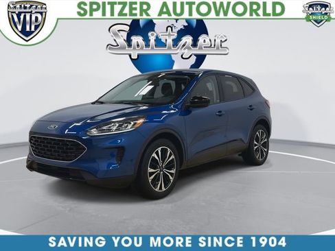 Used 2022 Ford Escape SE w/ SE Sport Appearance Package image 4