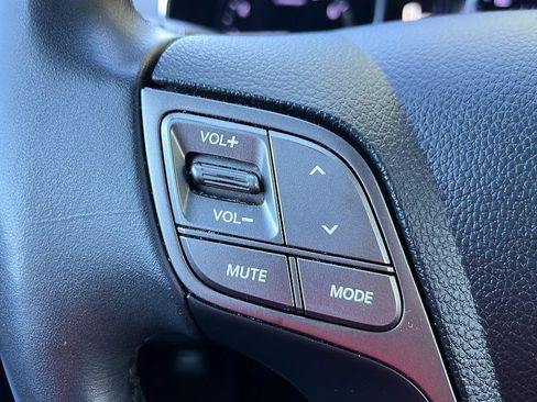 Used 2017 Hyundai Santa Fe FWD image 38
