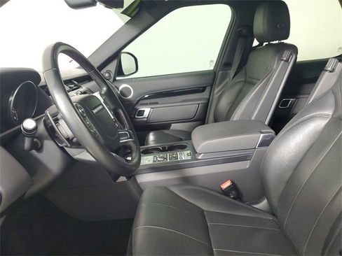 Used 2017 Land Rover Discovery SE image 21