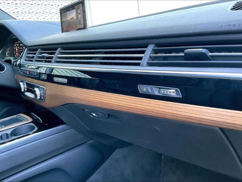 Used 2017 Audi Q7 3.0T Prestige image 17