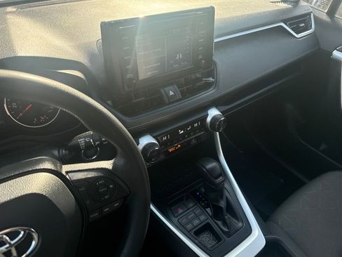 Used 2019 Toyota RAV4 XLE image 23