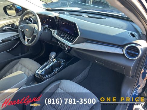 Used 2024 Chevrolet Trax LT w/ Driver Confidence Package image 44