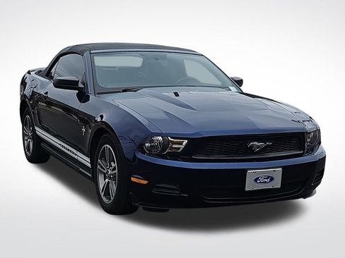 Used 2010 Ford Mustang Convertible image 3