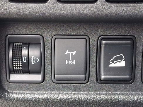 Used 2019 Nissan Titan PRO-4X w/ Pro-4x Convenience Package AWD/4WD image 26