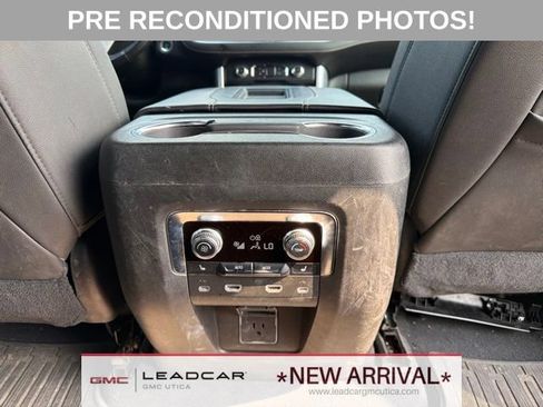 Used 2021 GMC Yukon XL SLT w/ Rear Media and Nav Package AWD/4WD image 16