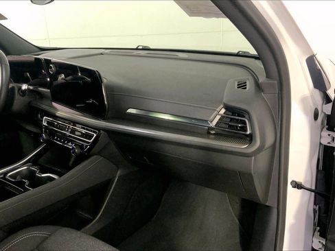 Used 2024 Chevrolet Traverse LT AWD/4WD image 16