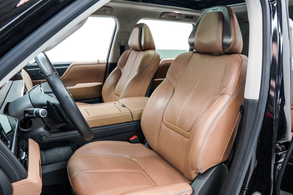 Used 2025 INFINITI QX80 Sensory AWD/4WD image 17