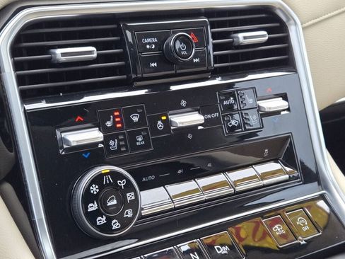 Used 2025 Nissan Armada Platinum Reserve image 29