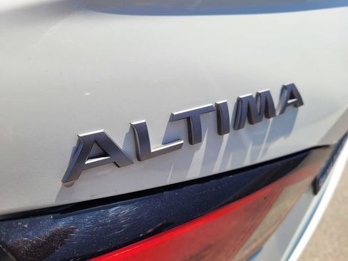 Used 2025 Nissan Altima 2.5 SV FWD image 26
