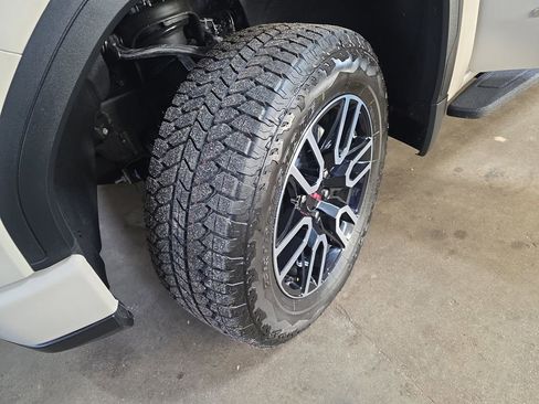 New 2026 GMC Sierra 1500 AT4 w/ AT4 Premium Package AWD/4WD image 30