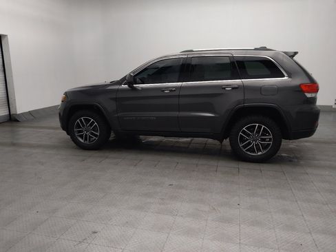 Used 2019 Jeep Grand Cherokee Laredo w/ 18" Wheel & 8.4" Radio Group AWD/4WD image 3