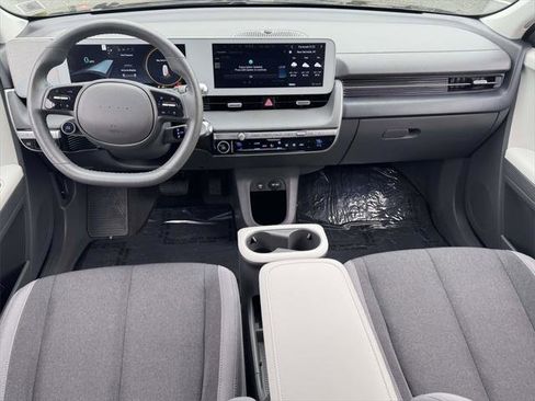 Used 2024 Hyundai Ioniq 5 SEL image 13