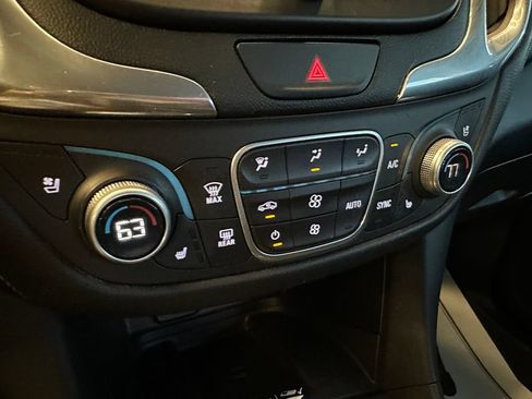 Used 2018 Chevrolet Equinox Premier AWD/4WD image 15