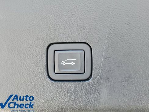 Used 2023 Chevrolet Traverse Premier w/ Redline Edition FWD image 10