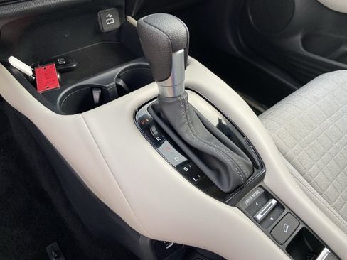 Used 2025 Honda HR-V LX image 39