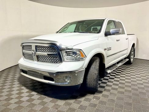 Used 2018 RAM 1500 Laramie w/ Convenience Group AWD/4WD image 2