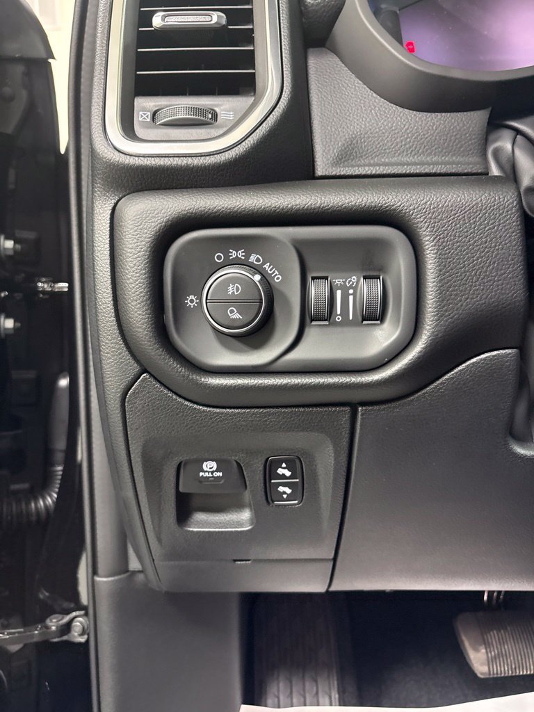 New 2027 RAM 1500 Laramie AWD/4WD image 7
