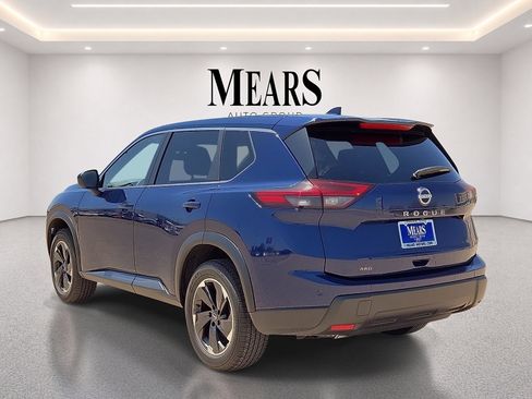 Used 2025 Nissan Rogue SV AWD/4WD image 3