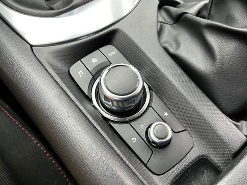 Used 2017 MAZDA MX-5 Miata Club image 29