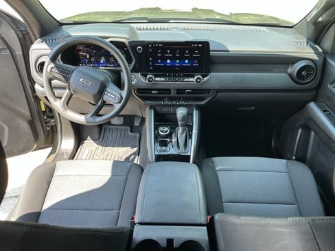 Used 2025 Chevrolet Colorado Trail Boss AWD/4WD image 21