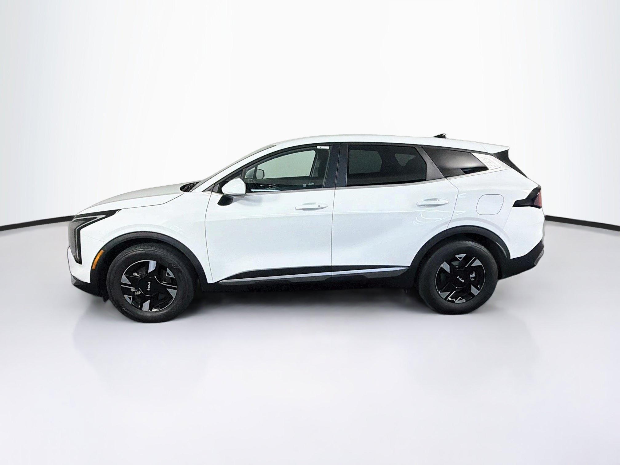 Used 2026 Kia Sportage LX FWD image 4