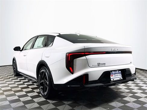 Used 2025 Kia K4 GT-Line w/ GT-Line Premium Package image 6