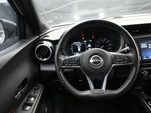 Used 2023 Nissan Kicks SR image 29