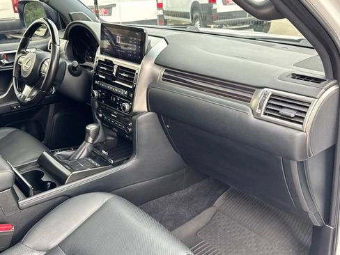 Used 2022 Lexus GX 460 Luxury w/ Off Road Package AWD/4WD image 16