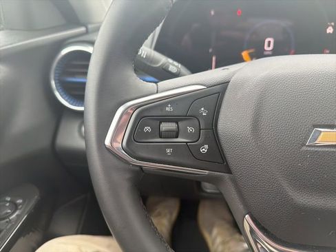 Used 2024 Chevrolet Trax LT w/ LT Convenience Package image 38