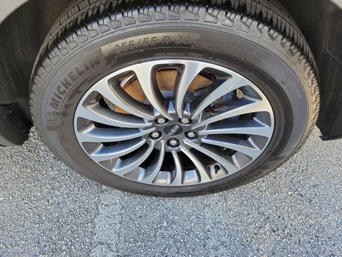 Certified 2022 Lincoln Aviator Reserve w/ Elements Package Plus RWD image 6